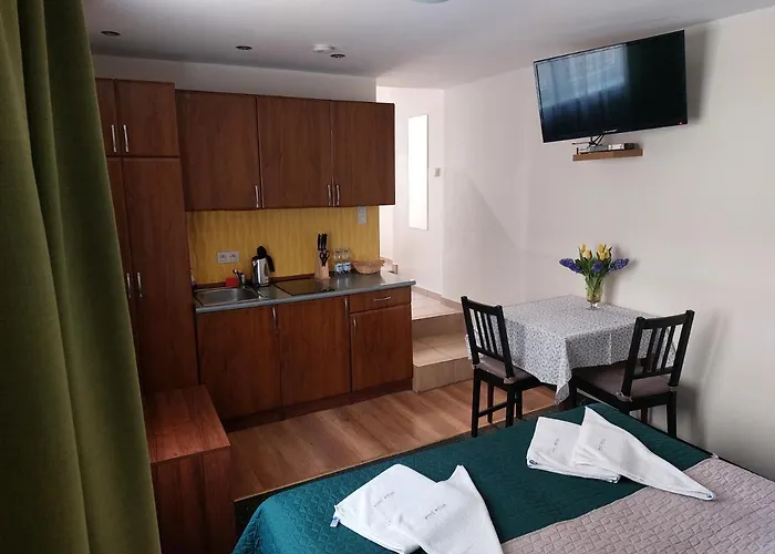 威拉朱莉娅 格丁尼亚