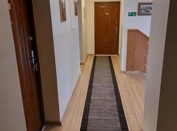 Julia Проживання в сім'ї