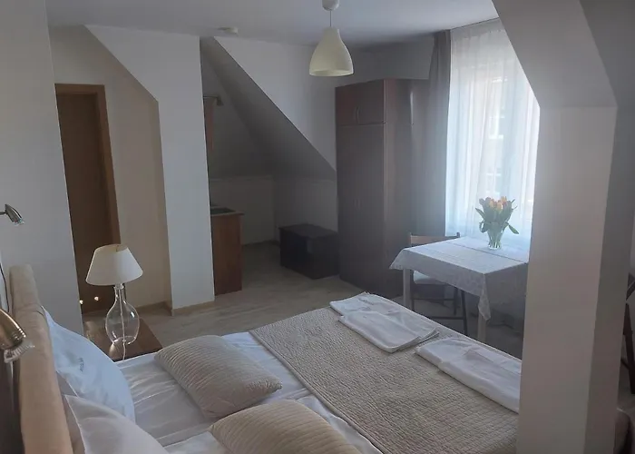 威拉朱莉娅 格丁尼亚