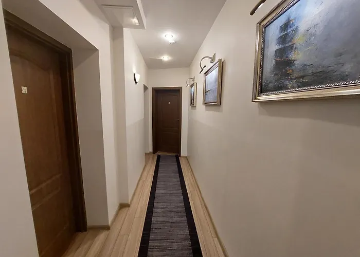 威拉朱莉娅 民宿 *