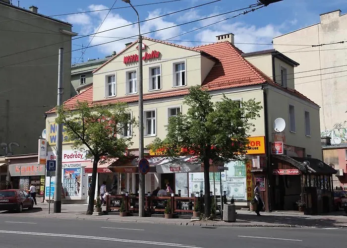 Julia Проживання в сім'ї Гдиня